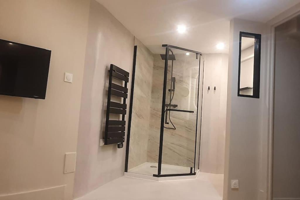 Suite Vinicole Hypercentre, Bastille & Gare 9 Min A Pied Grenoble Eksteriør bilde
